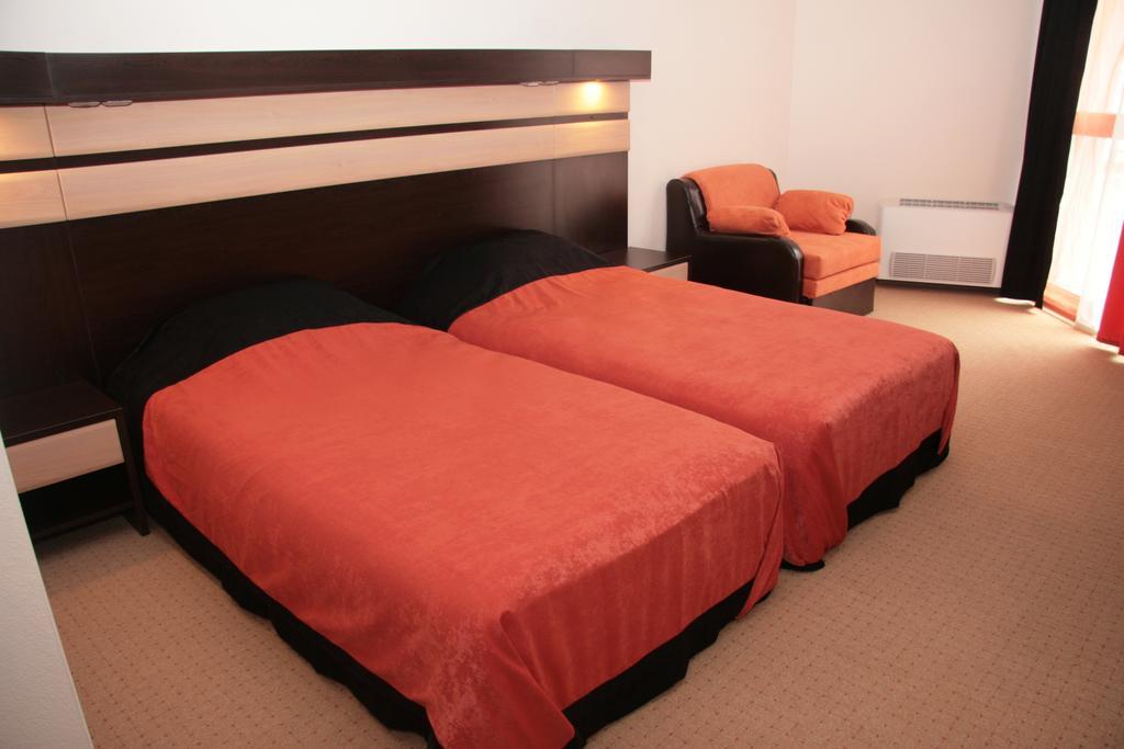 Hotel Byalo More Banite Bilik gambar