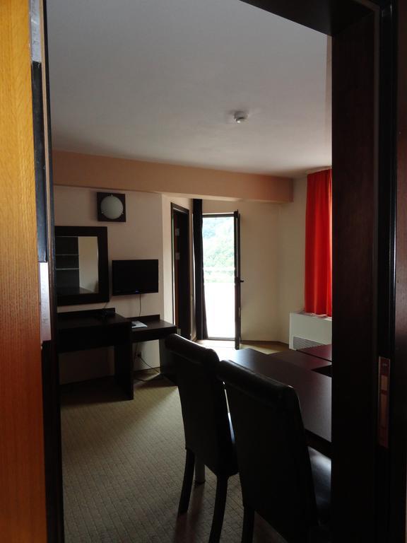 Hotel Byalo More Banite Bilik gambar