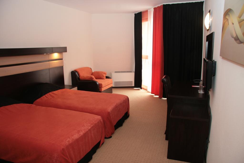 Hotel Byalo More Banite Bilik gambar